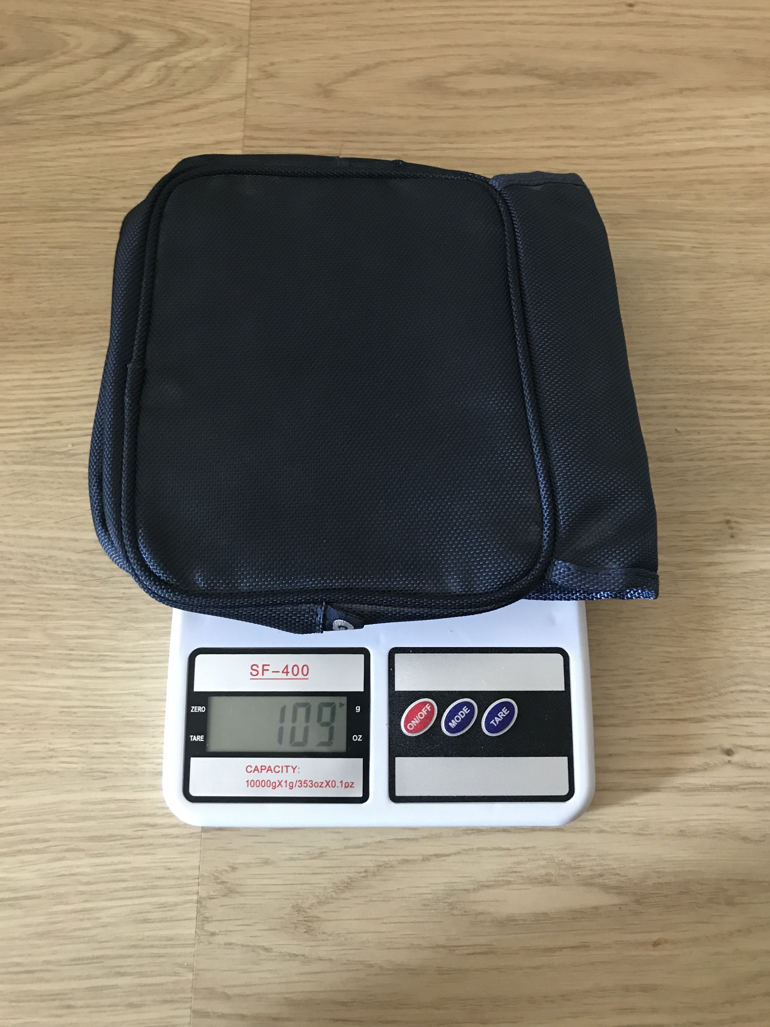cosmetic bag weight