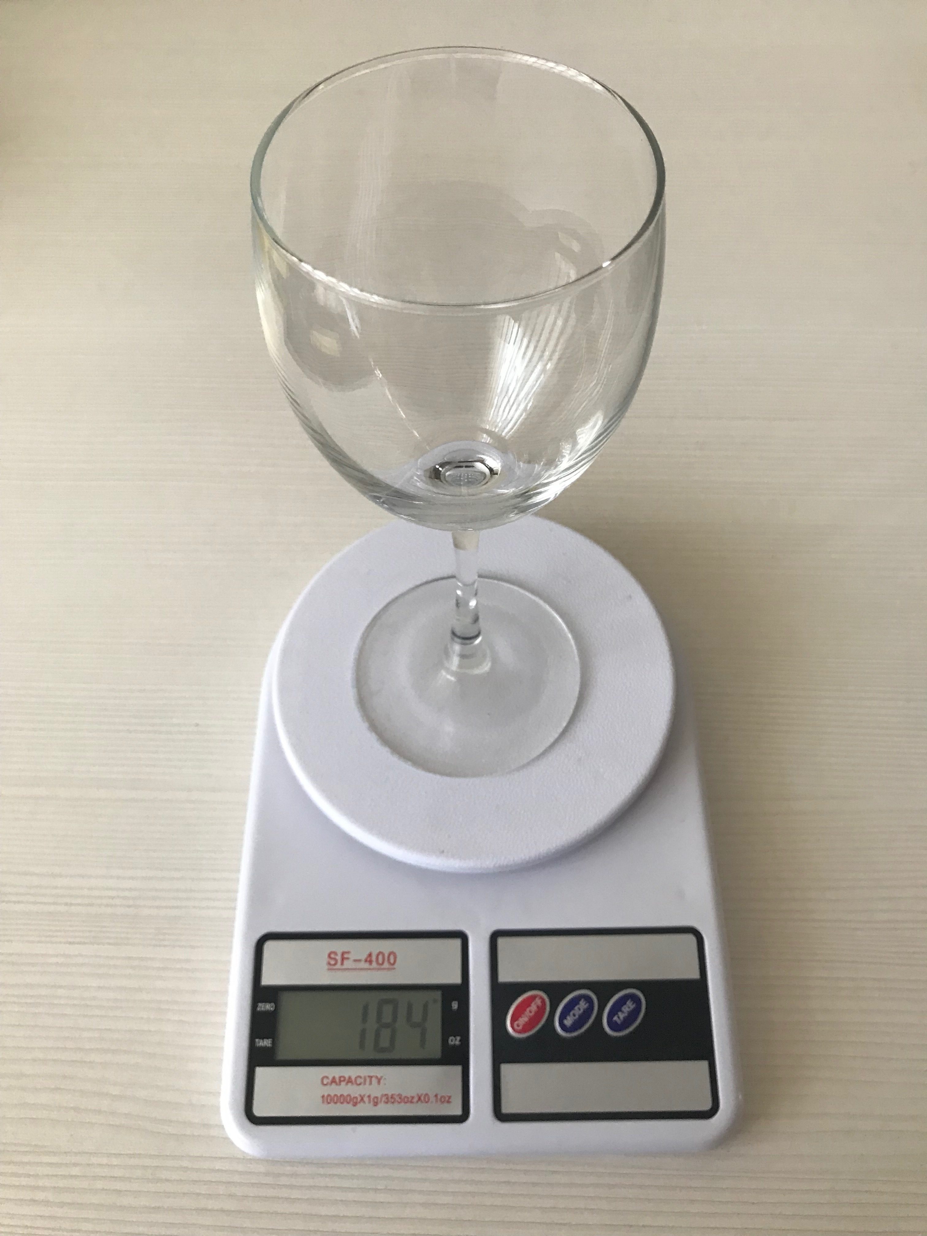 Колко тежи една чаша за вино?