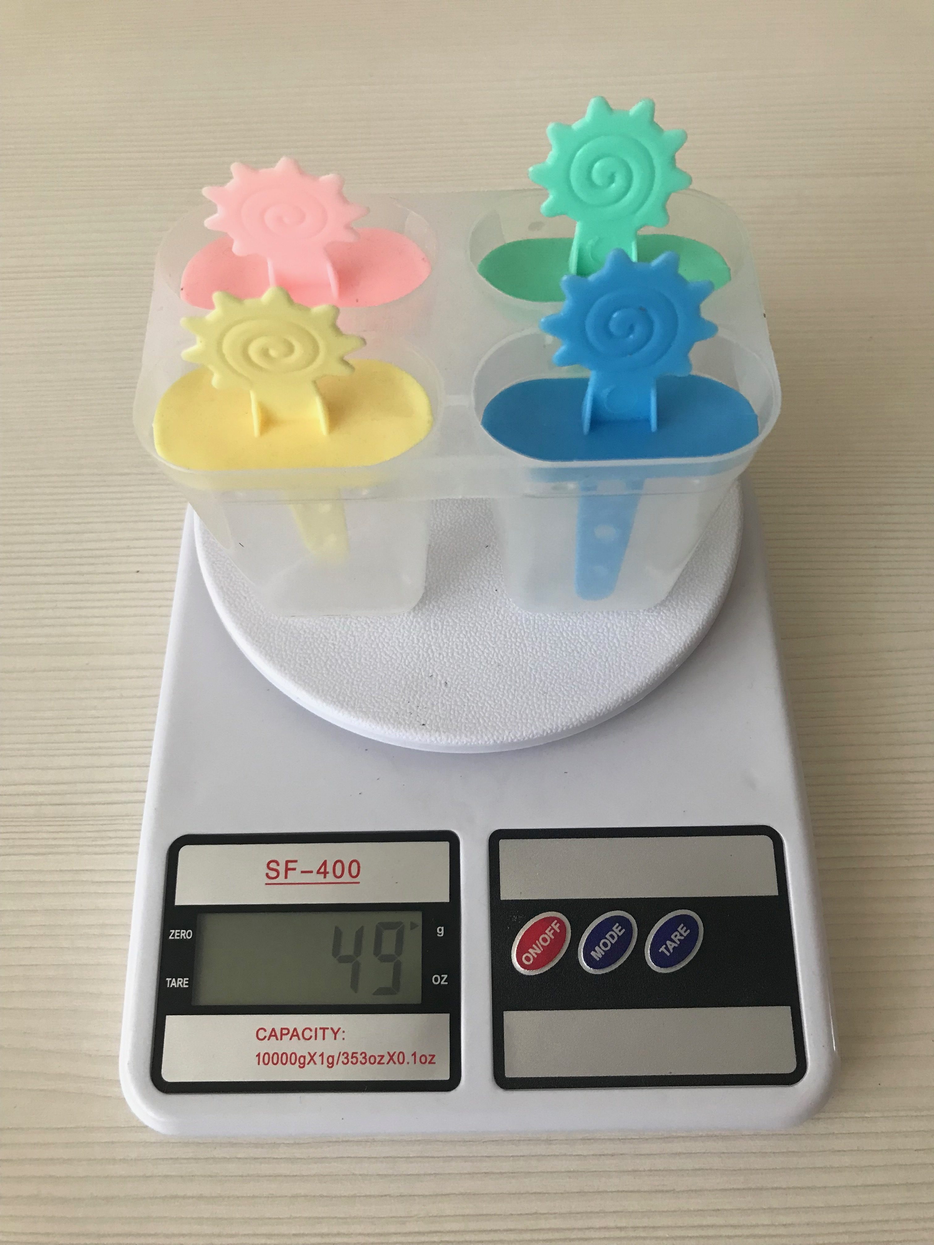 How much does an ice cream mold weigh (for 4 servings)?
