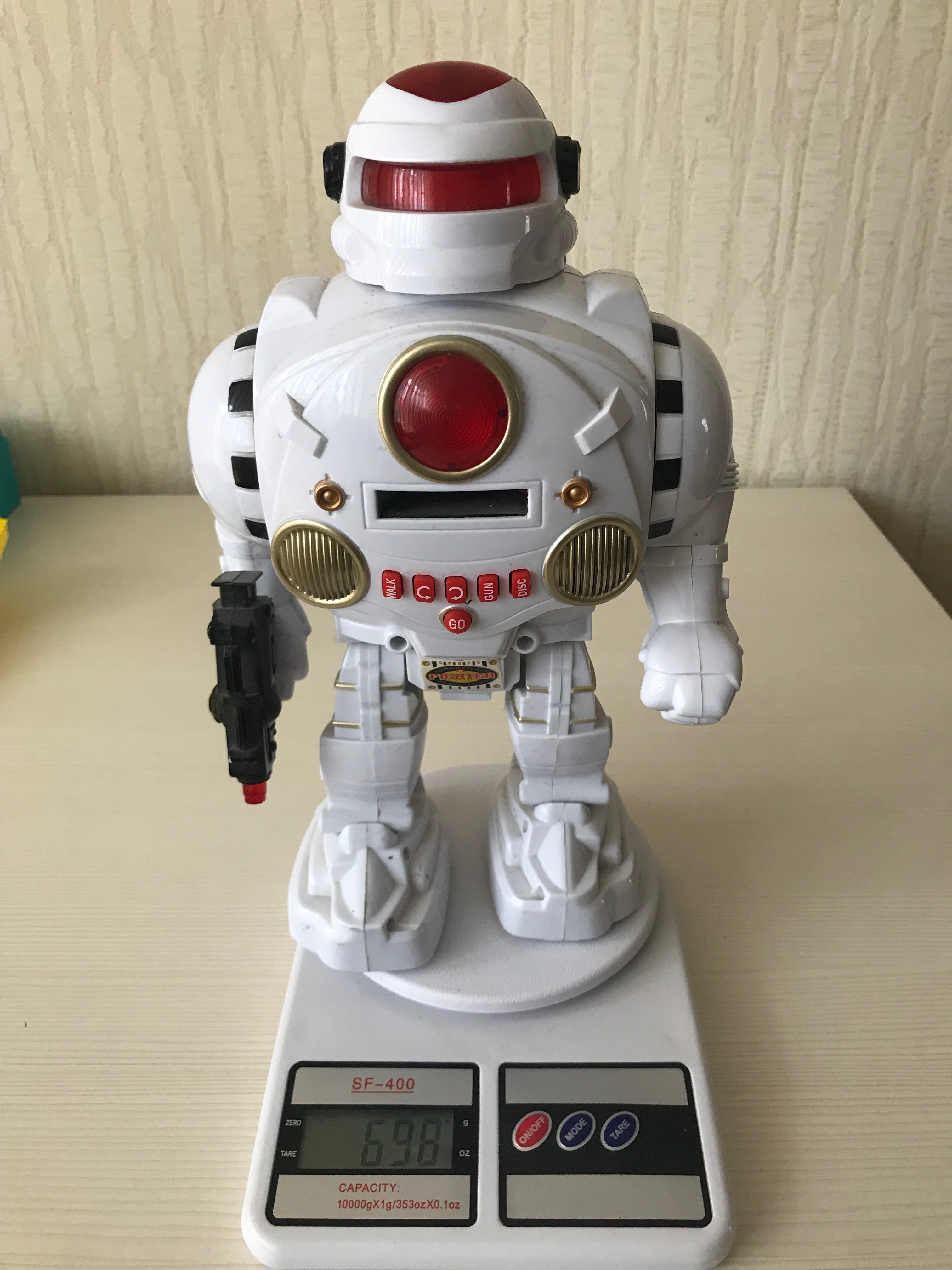 Berapa berat robot ini?