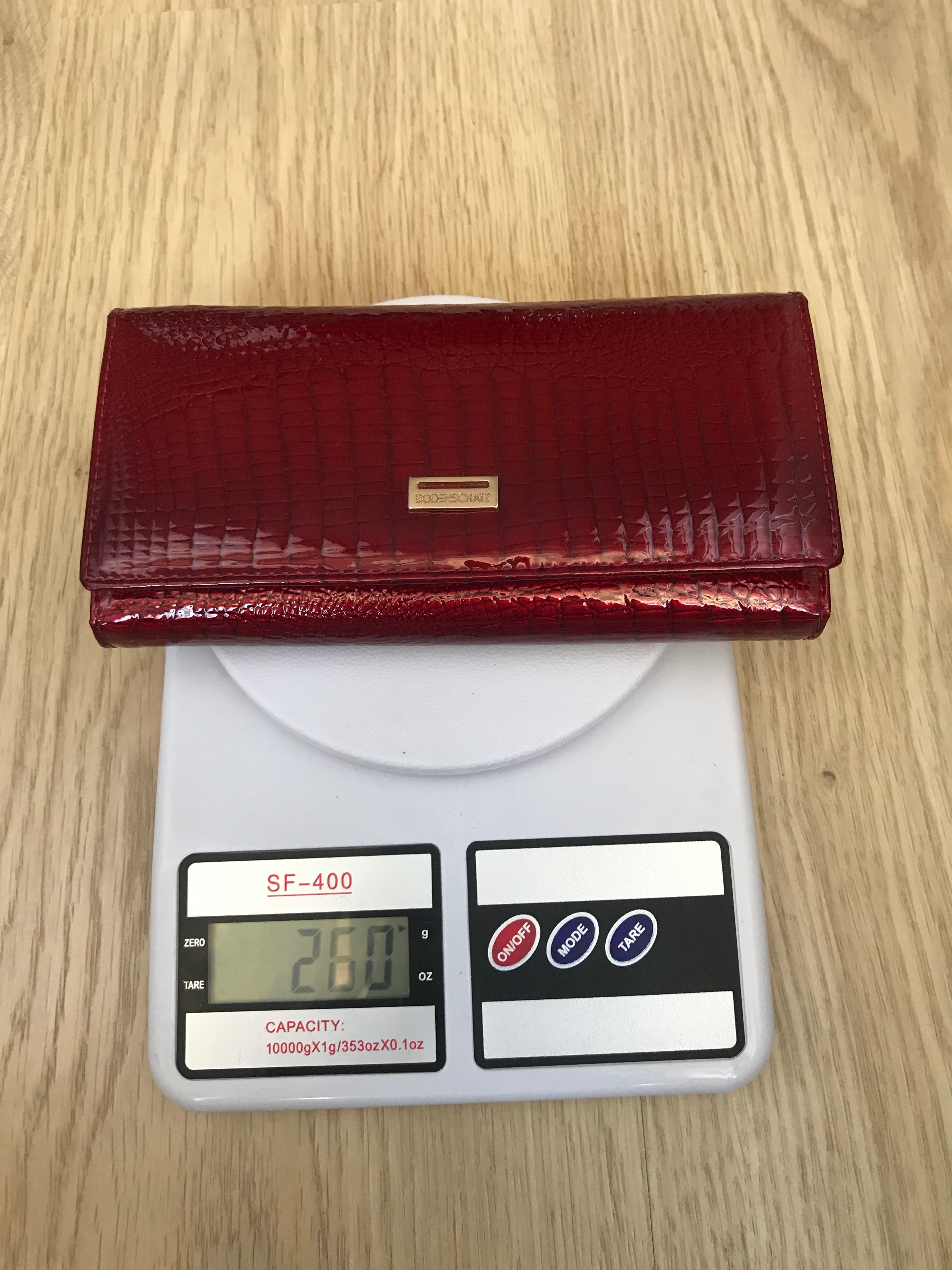 Berapa berat dompet ini?