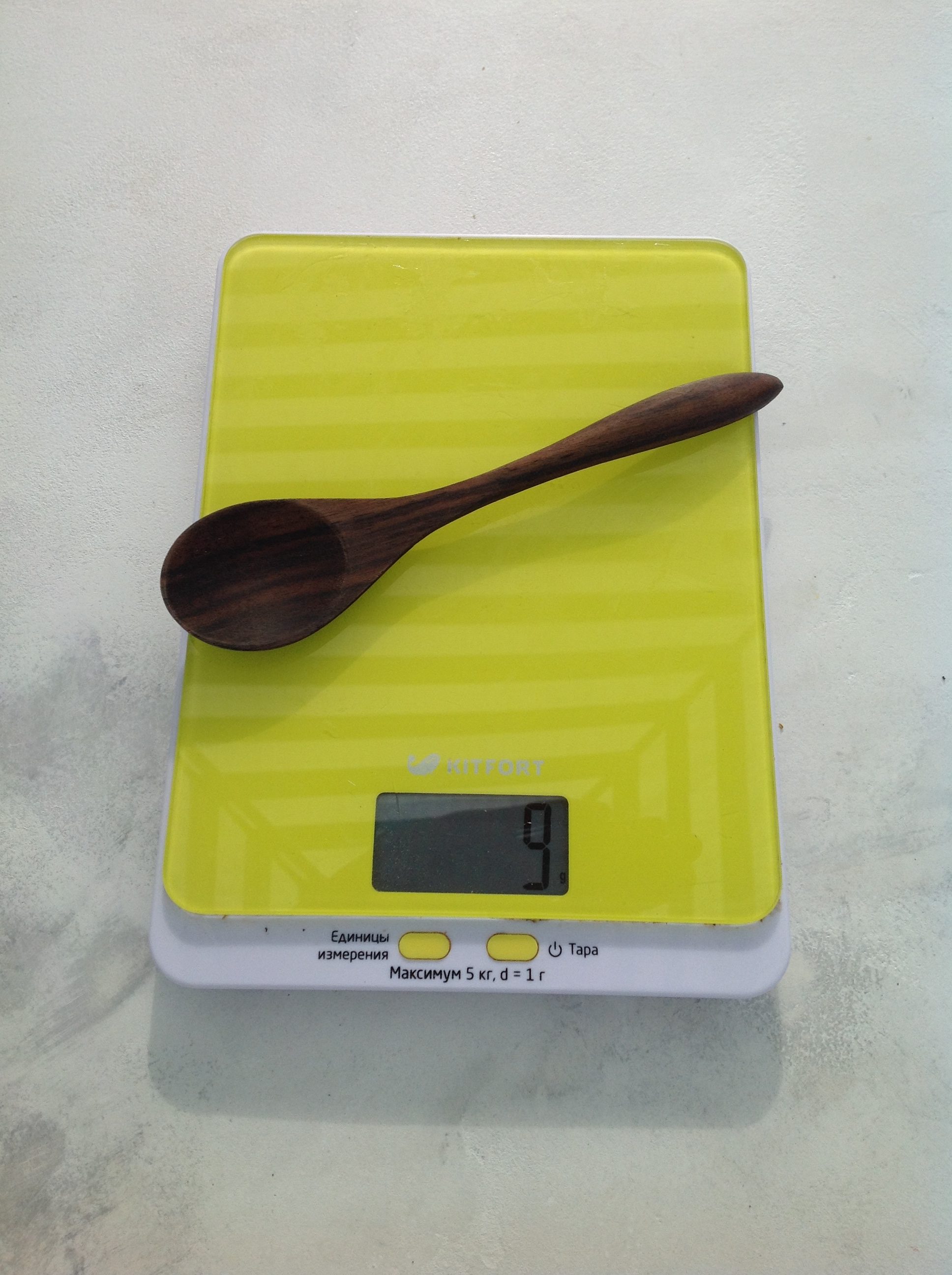 How much does a wooden spoon weigh?