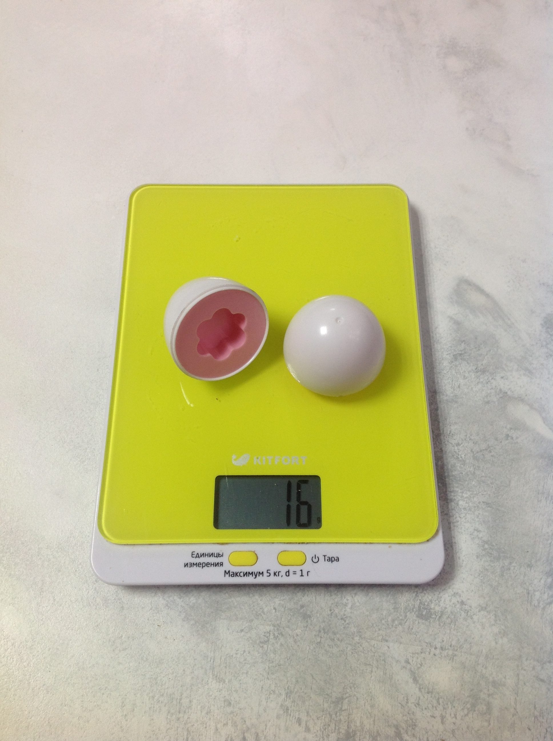 Plastik bir oyuncak yumurtanın ağırlığı ne kadardır?