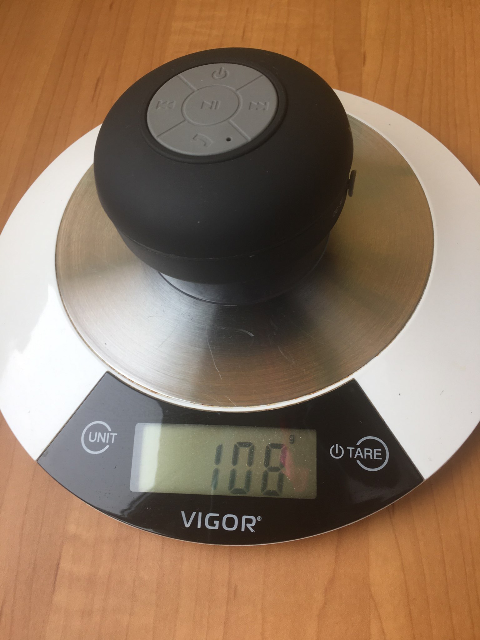 portable speaker weight