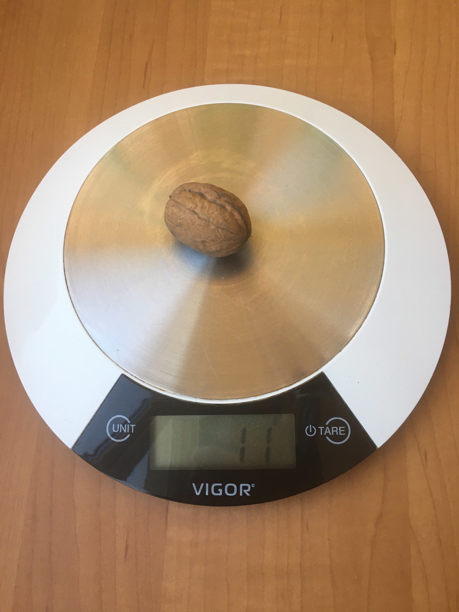 hmotnost ořechu