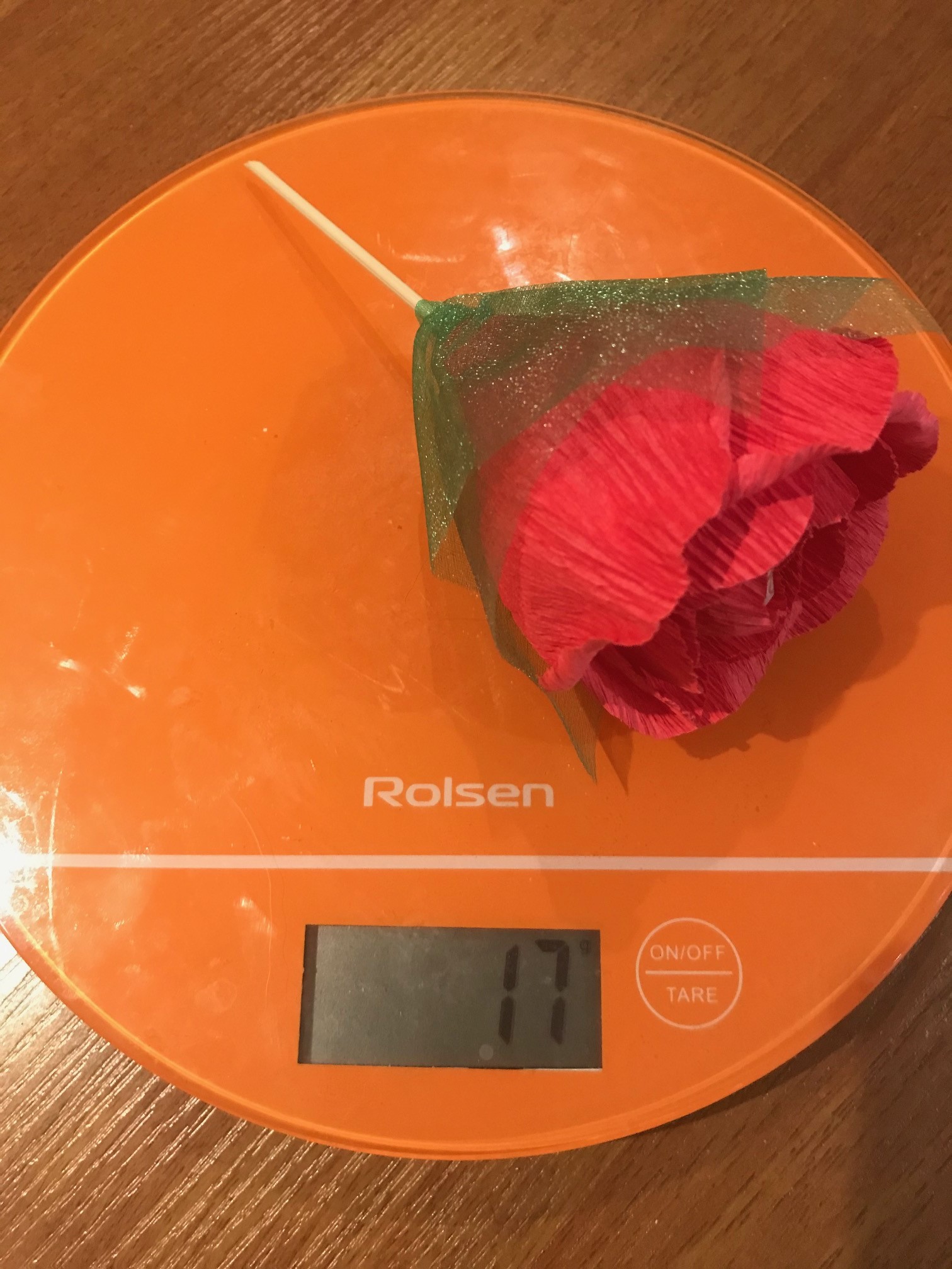 Wie viel wiegt eine Papierblume?