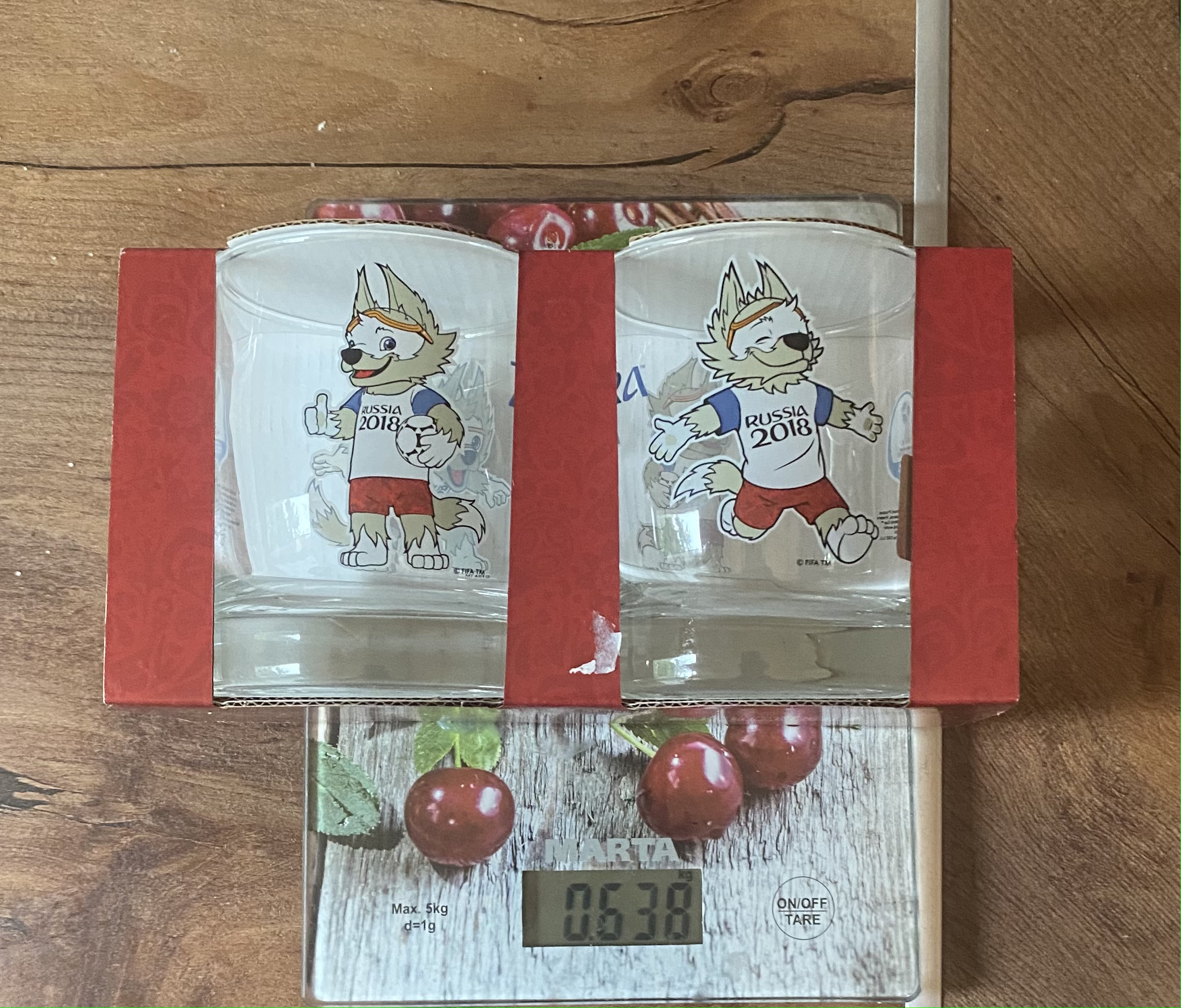 weight of a set of souvenir glasses of the 2018 World Cup